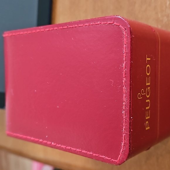 Peugeot Women's Crystal Gold Watch With Gold Strap Link Band - Picture 4 of 4